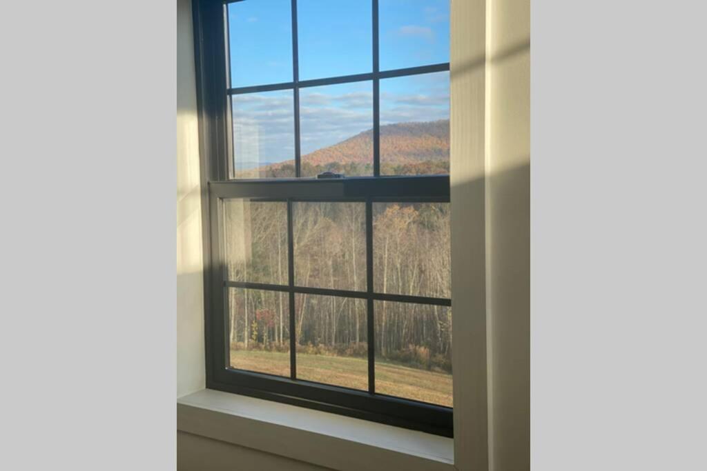 A Suite With A View + Wine Mount Airy Extérieur photo